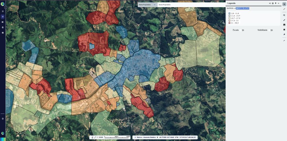 Visualização de mapa urbano com lotes e dados cadastrais em sistema digital de Cadastro Técnico Multifinalitário municipal.